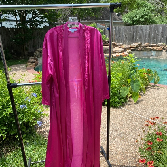 Only Necessities Other - Pink satin robe
